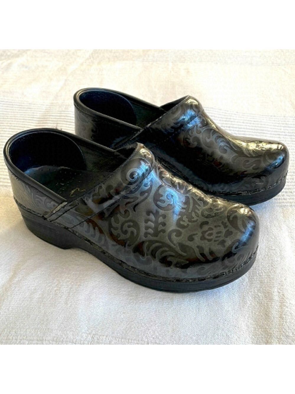 Dansko Professional Slip On Tooled Embossed Black Leather Clogs Size 36